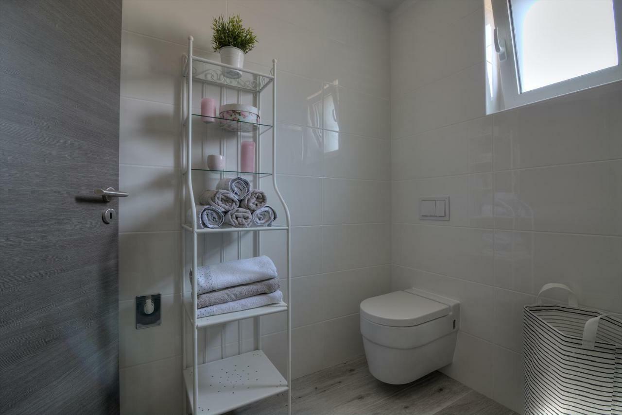 Apartment Franko Senj  Buitenkant foto